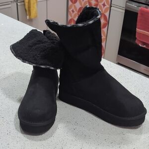 Muk Luks Black Winter Boots